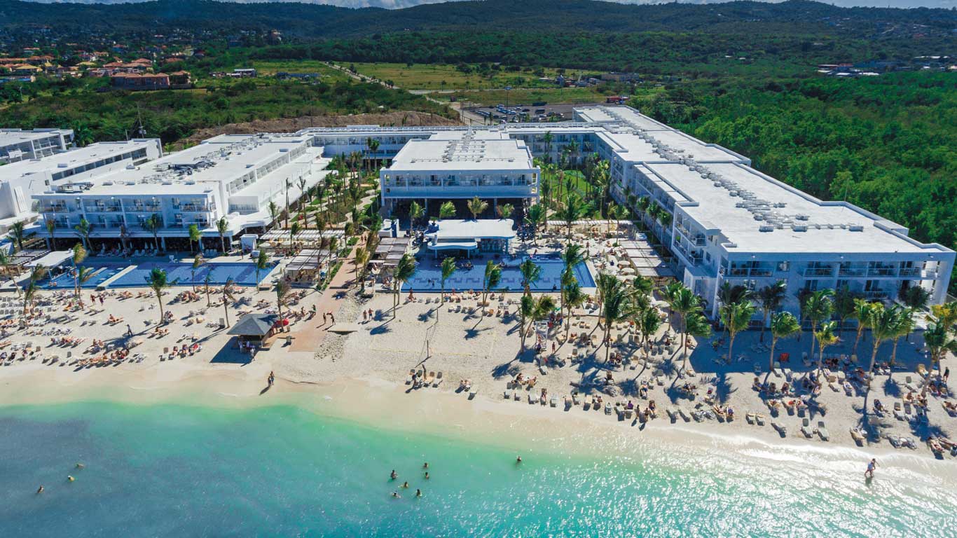 Riu Reggae Montego Bay adults-only all-inclusive resort in Jamaica with beachfront pools, modern rooms, and lively entertainment.